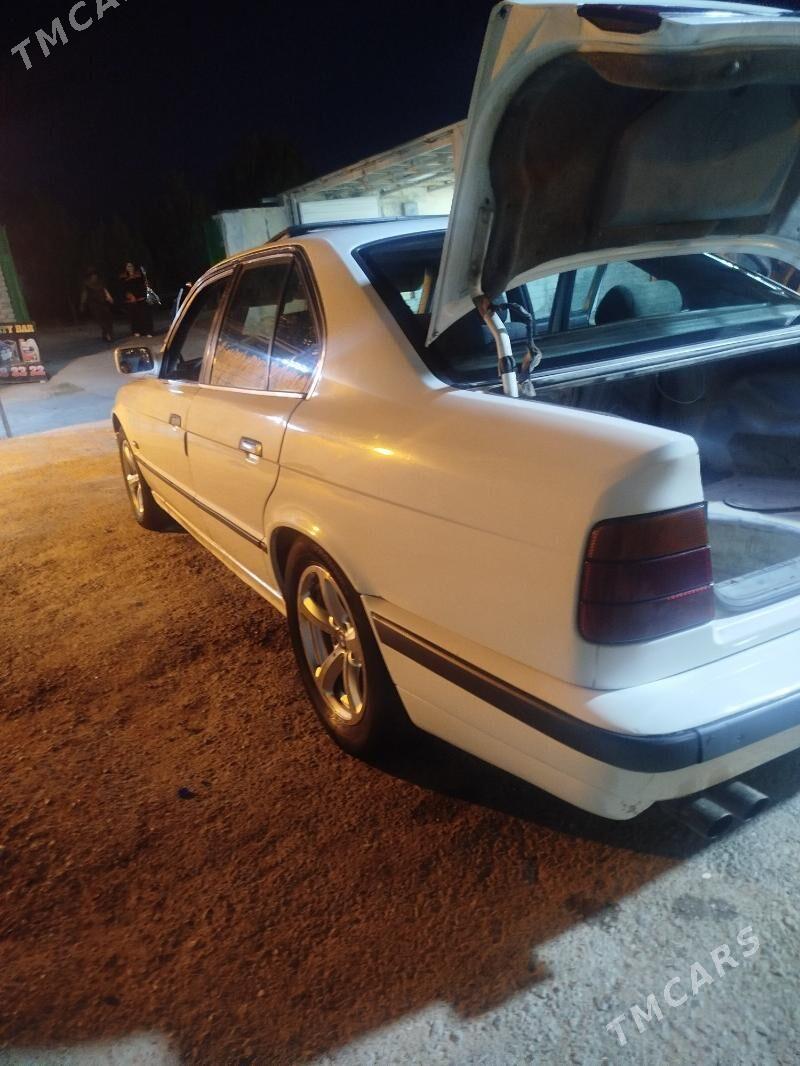 BMW E34 1991 - 35 000 TMT - Ak bugdaý etraby - img 4