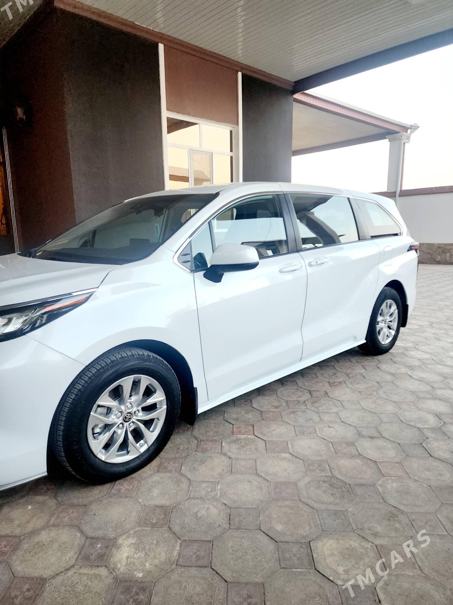 Toyota Sienna 2022 - 450 000 TMT - Мары - img 7