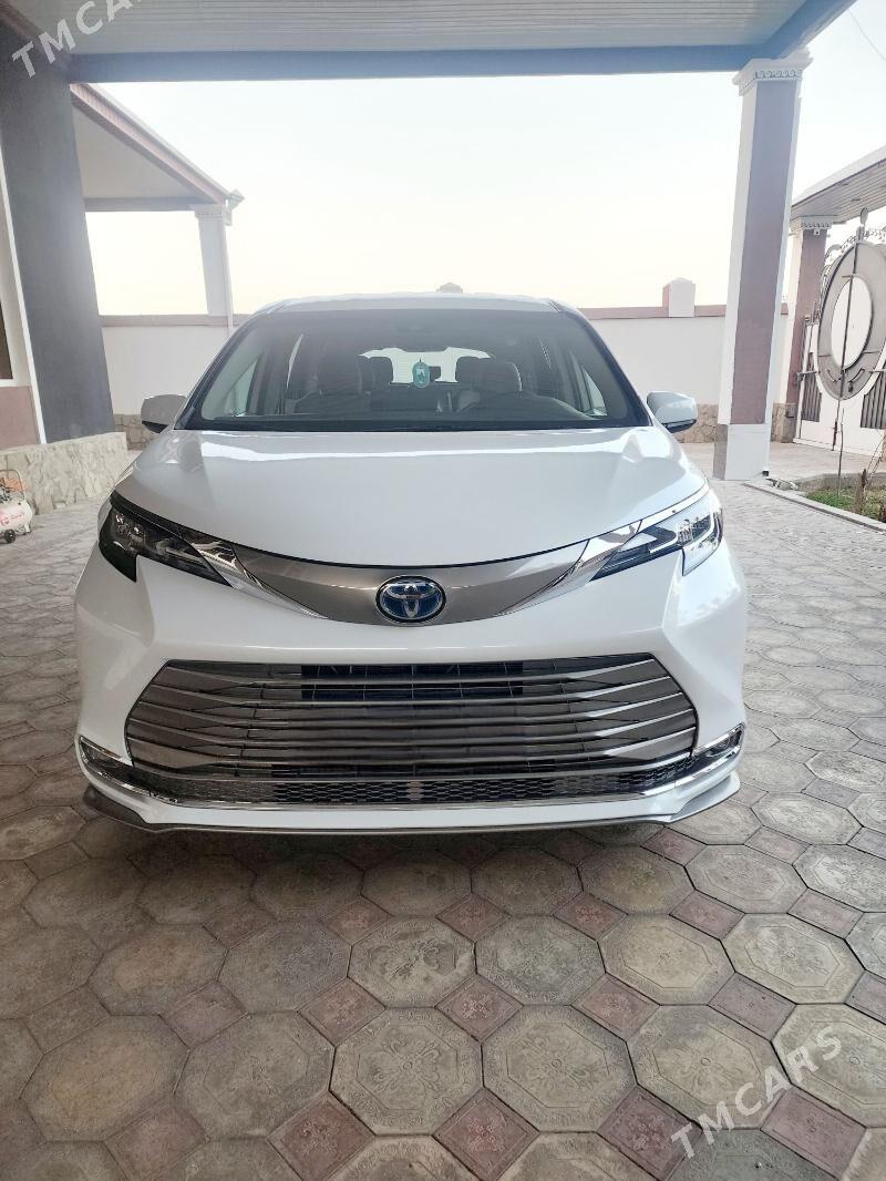 Toyota Sienna 2022 - 450 000 TMT - Мары - img 6