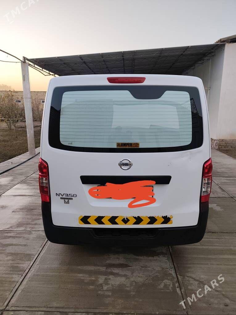 Nissan Urvan 2019 - 320 000 TMT - Türkmenabat - img 1