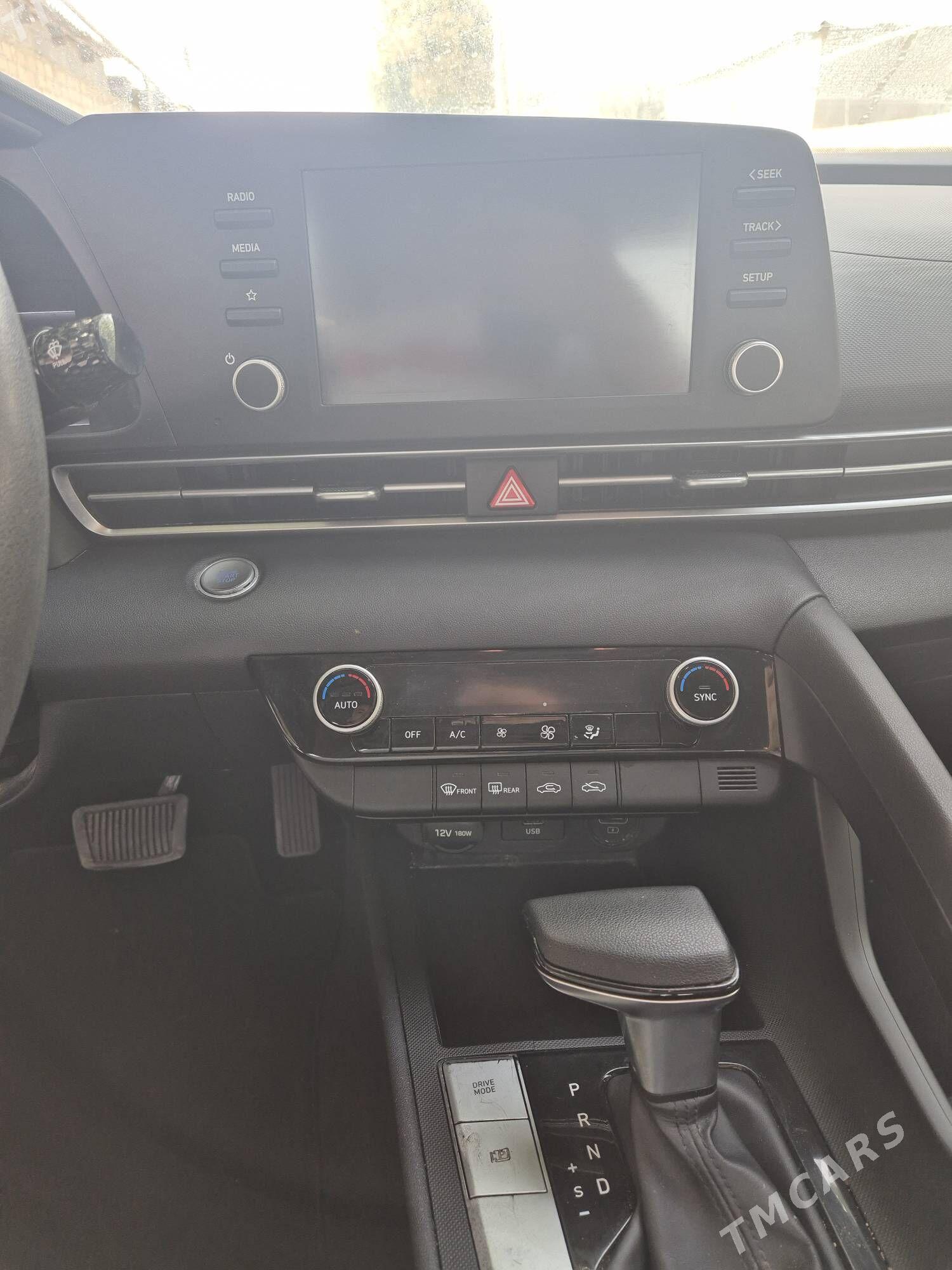 Hyundai Elantra 2021 - 225 000 TMT - Ашхабад - img 5