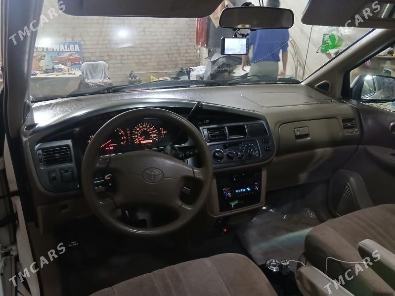Toyota Sienna 1999 - 170 000 TMT - Кёнеургенч - img 3