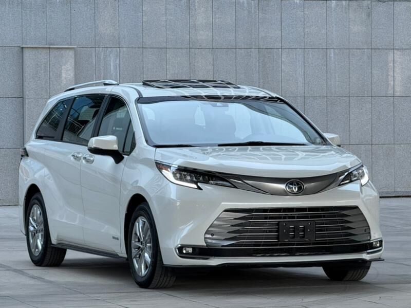 Toyota Sienna 2021 - 638 000 TMT - Ашхабад - img 3
