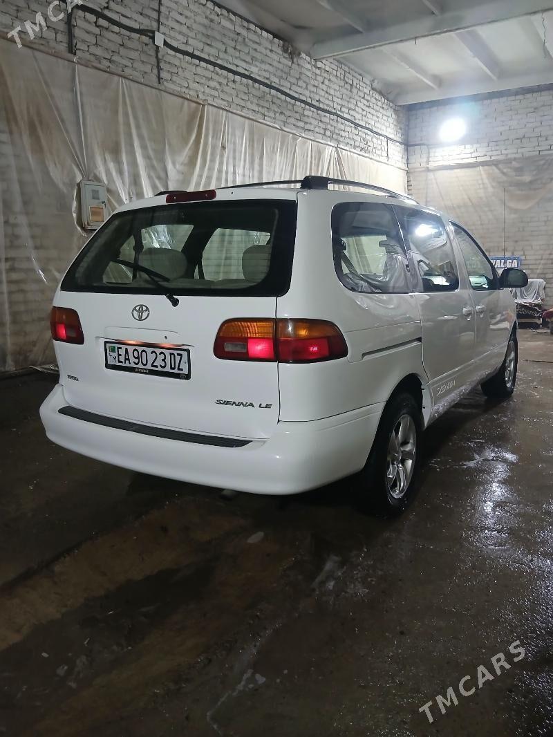 Toyota Sienna 1999 - 170 000 TMT - Кёнеургенч - img 7