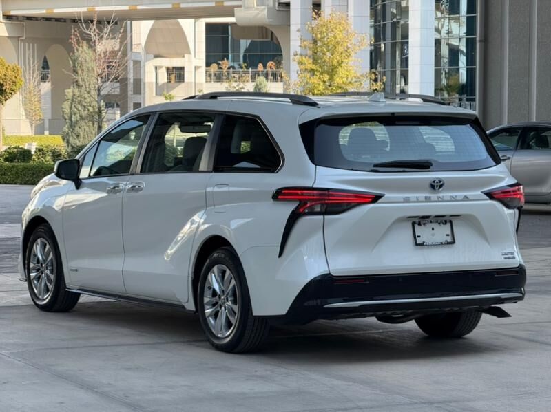 Toyota Sienna 2021 - 638 000 TMT - Ашхабад - img 5