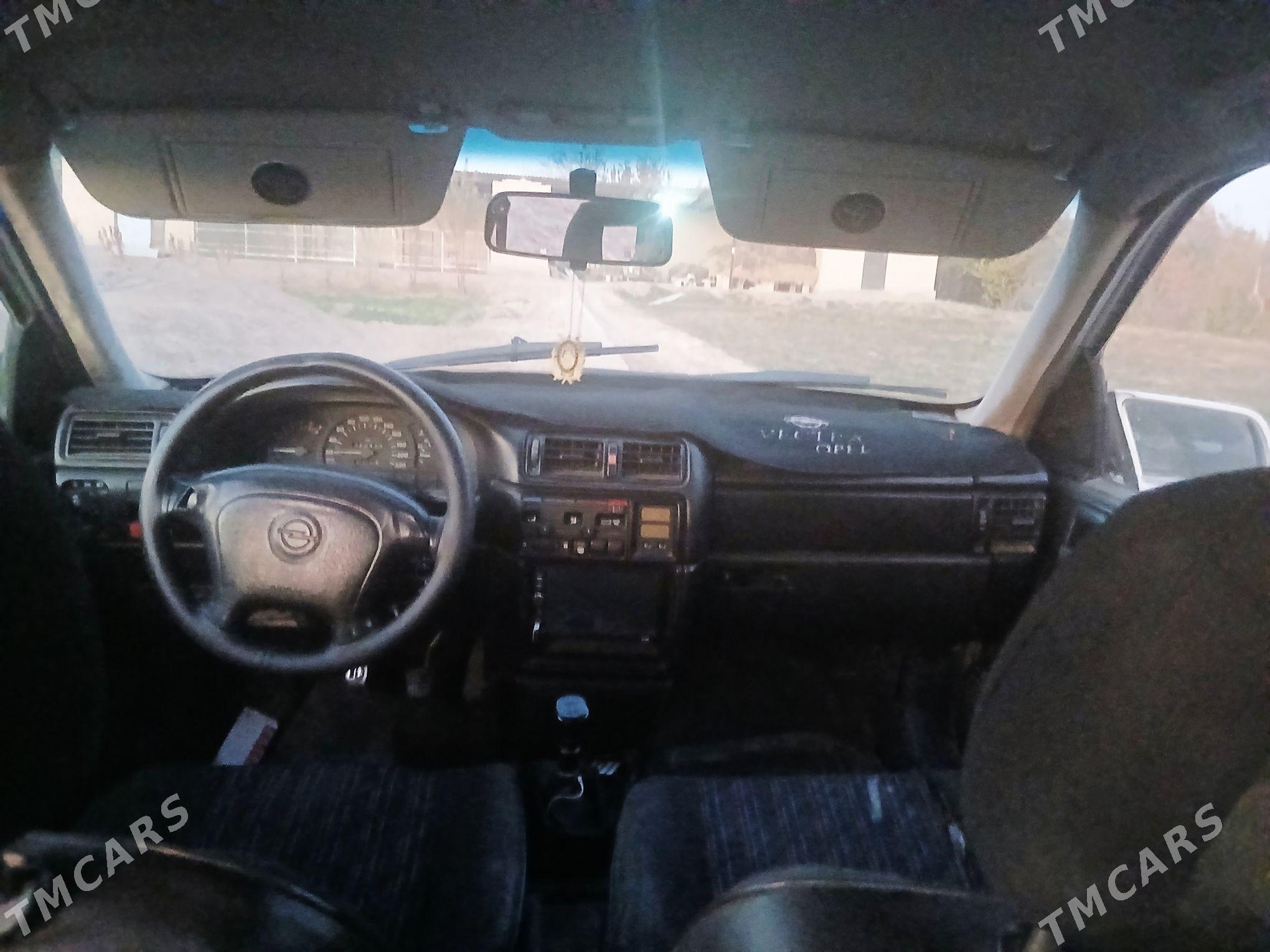 Opel Vectra 1995 - 35 000 TMT - Sakarçäge - img 3