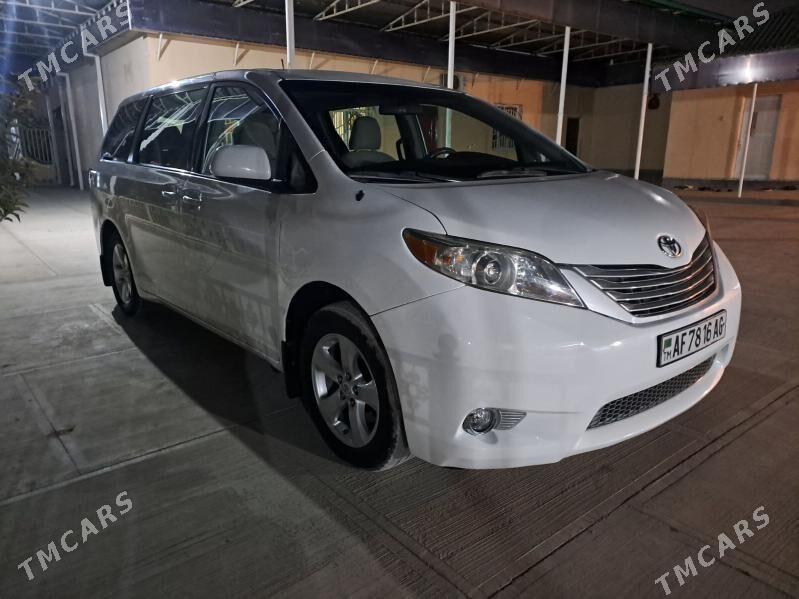 Toyota Sienna 2011 - 293 000 TMT - Гёкдепе - img 4