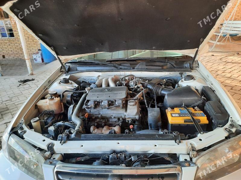 Toyota Camry 2001 - 190 000 TMT - Türkmengala - img 9