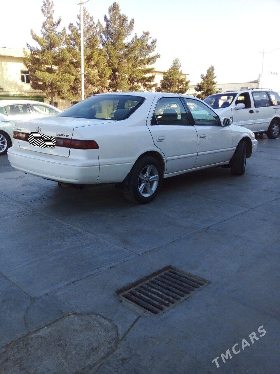 Toyota Camry 1998 - 140 000 TMT - Сакарчага - img 3