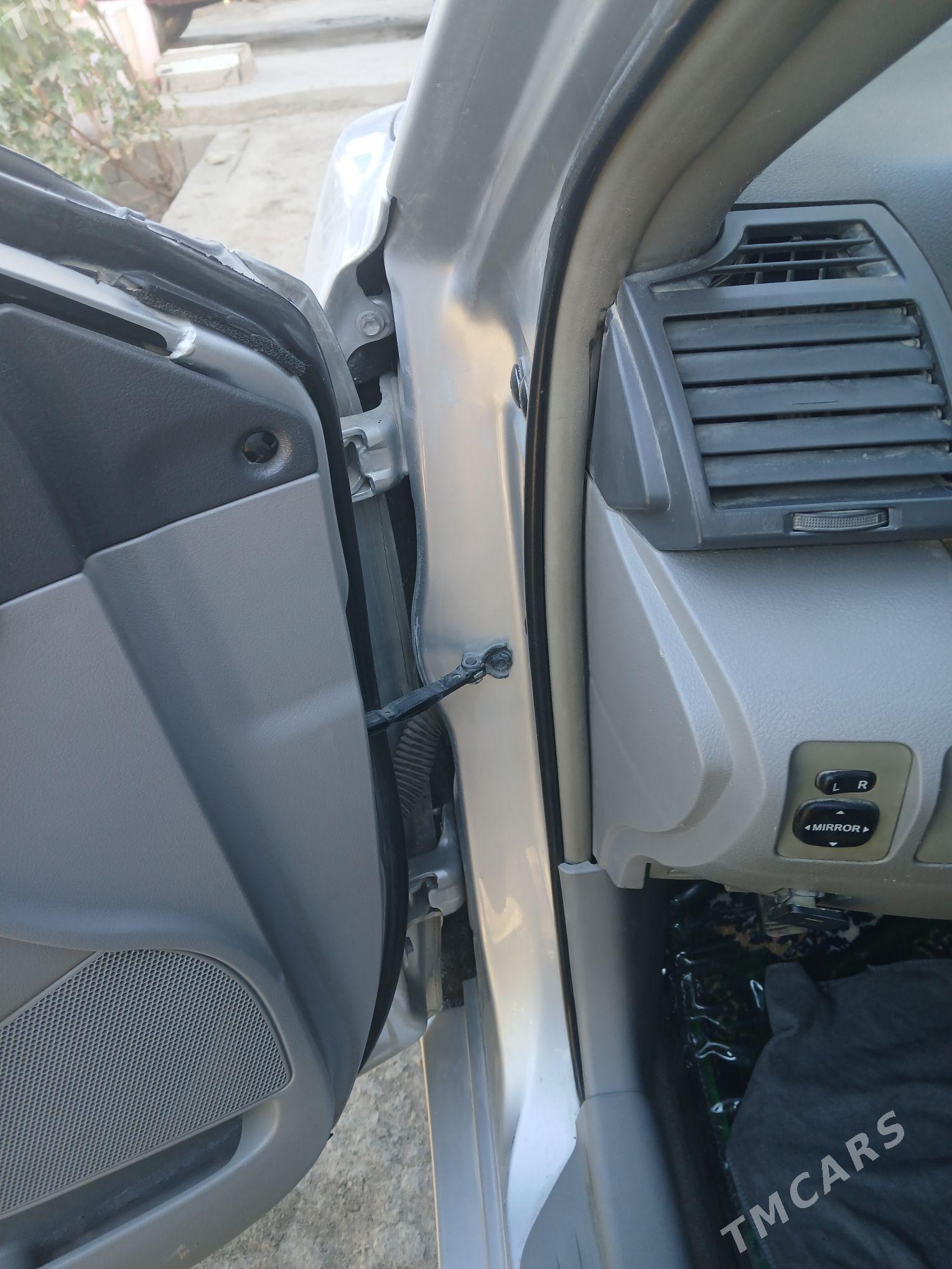 Toyota Camry 2010 - 152 000 TMT - Кёнеургенч - img 4