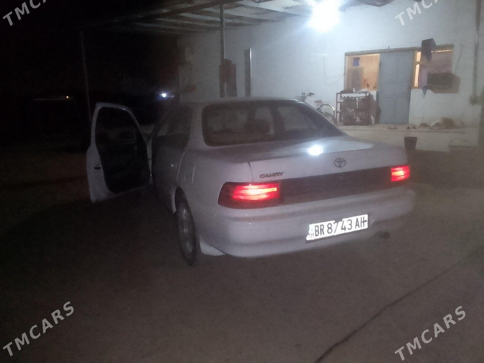 Toyota Camry 1993 - 50 000 TMT - Sarahs - img 1