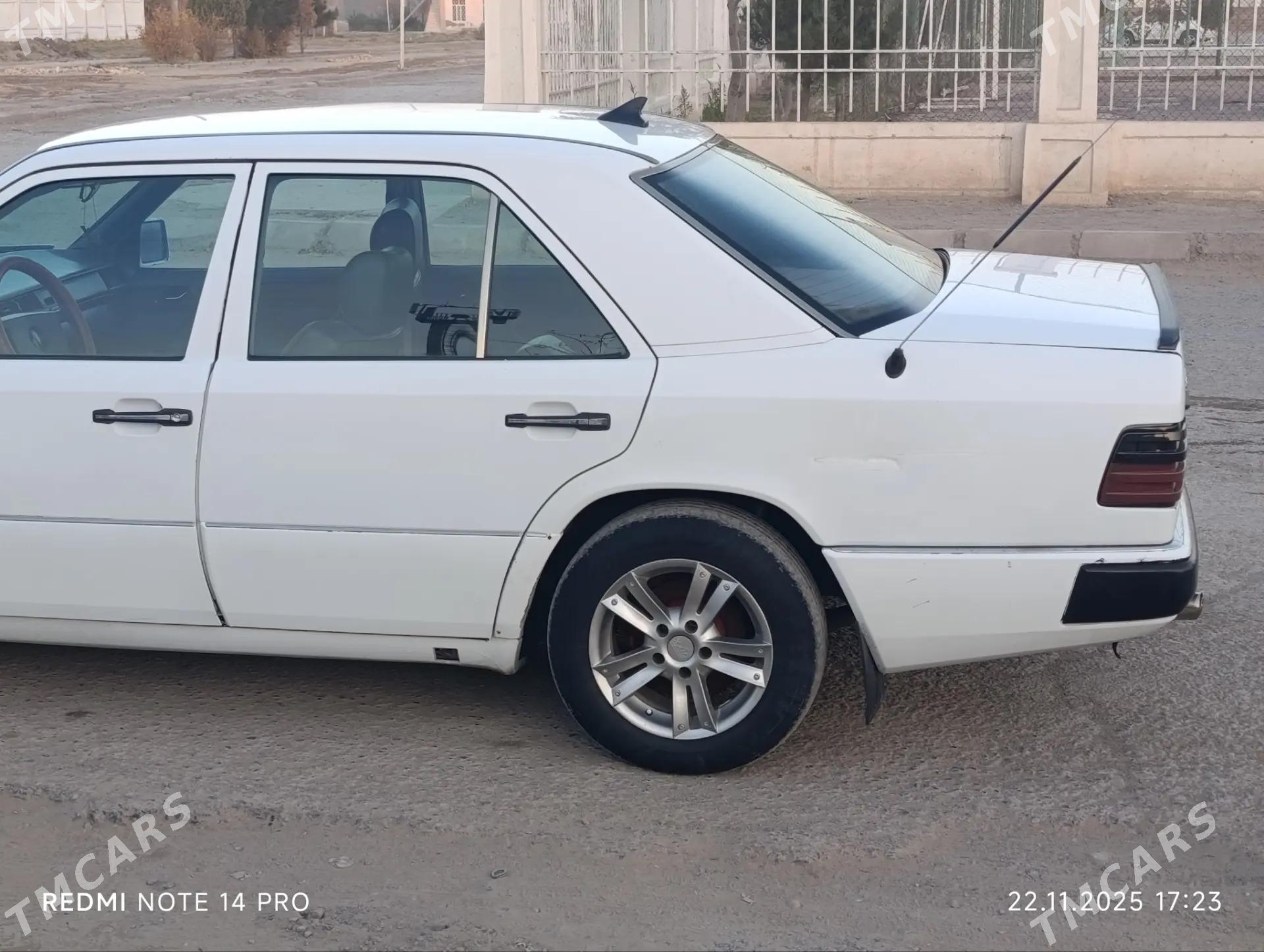 Mercedes-Benz C280 1990 - 28 000 TMT - Mary - img 4