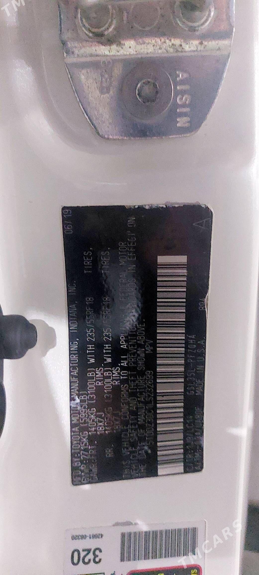 Toyota Sienna 2019 - 450 000 TMT - Мир 8 - img 7