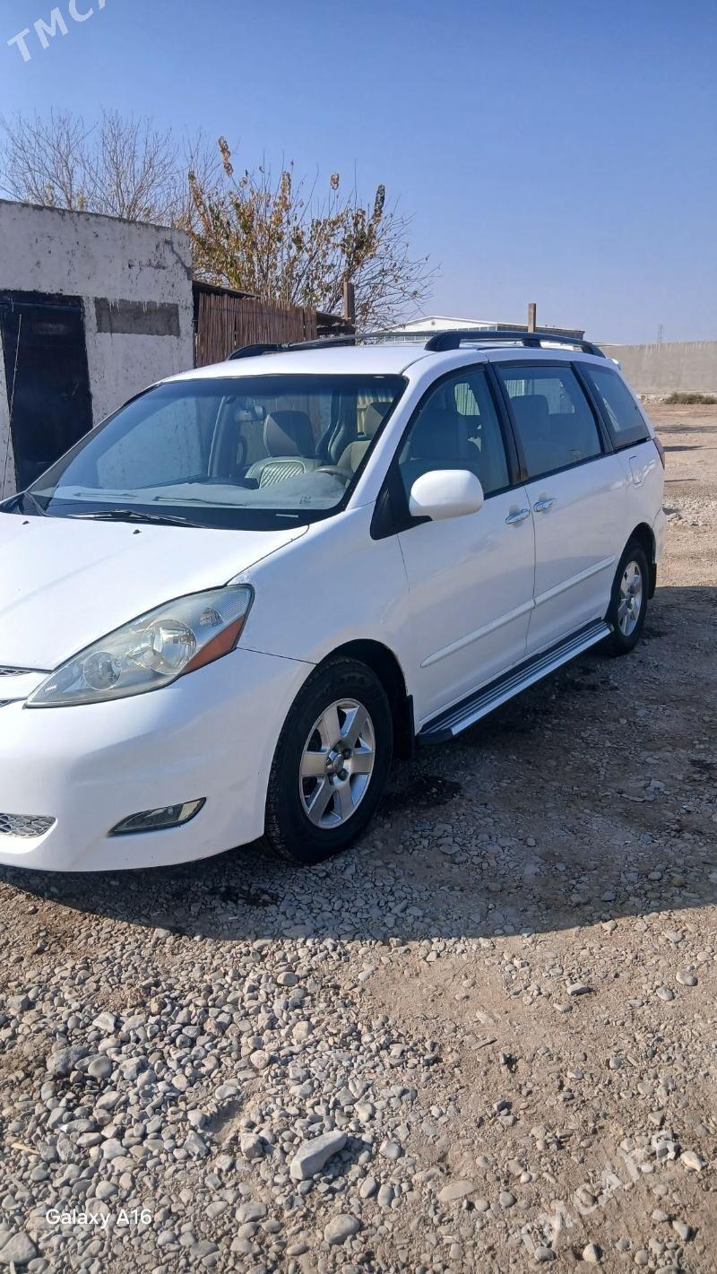 Toyota Sienna 2008 - 180 000 TMT - Теджен - img 3