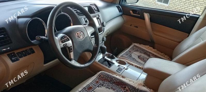 Toyota Highlander 2013 - 330 000 TMT - Мары - img 4