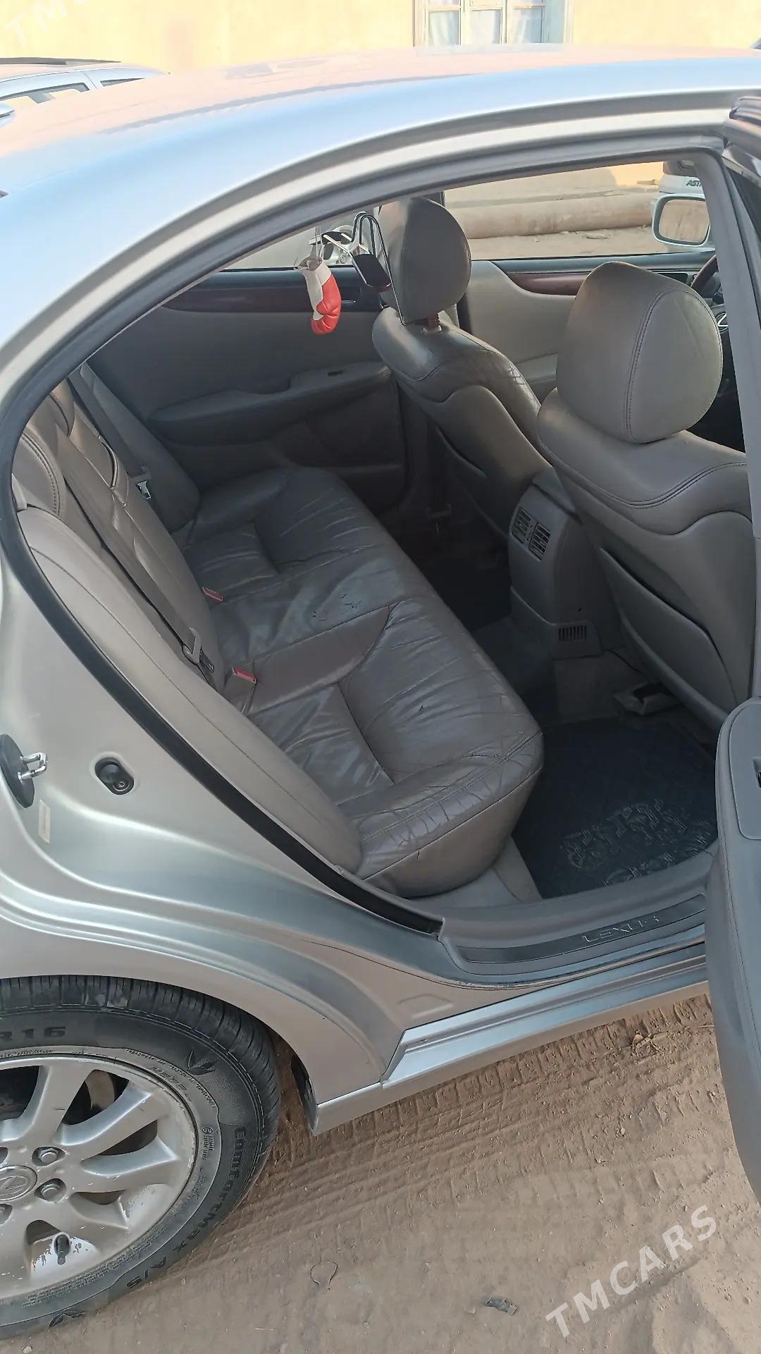 Lexus ES 300 2002 - 220 000 TMT - Darganata - img 8