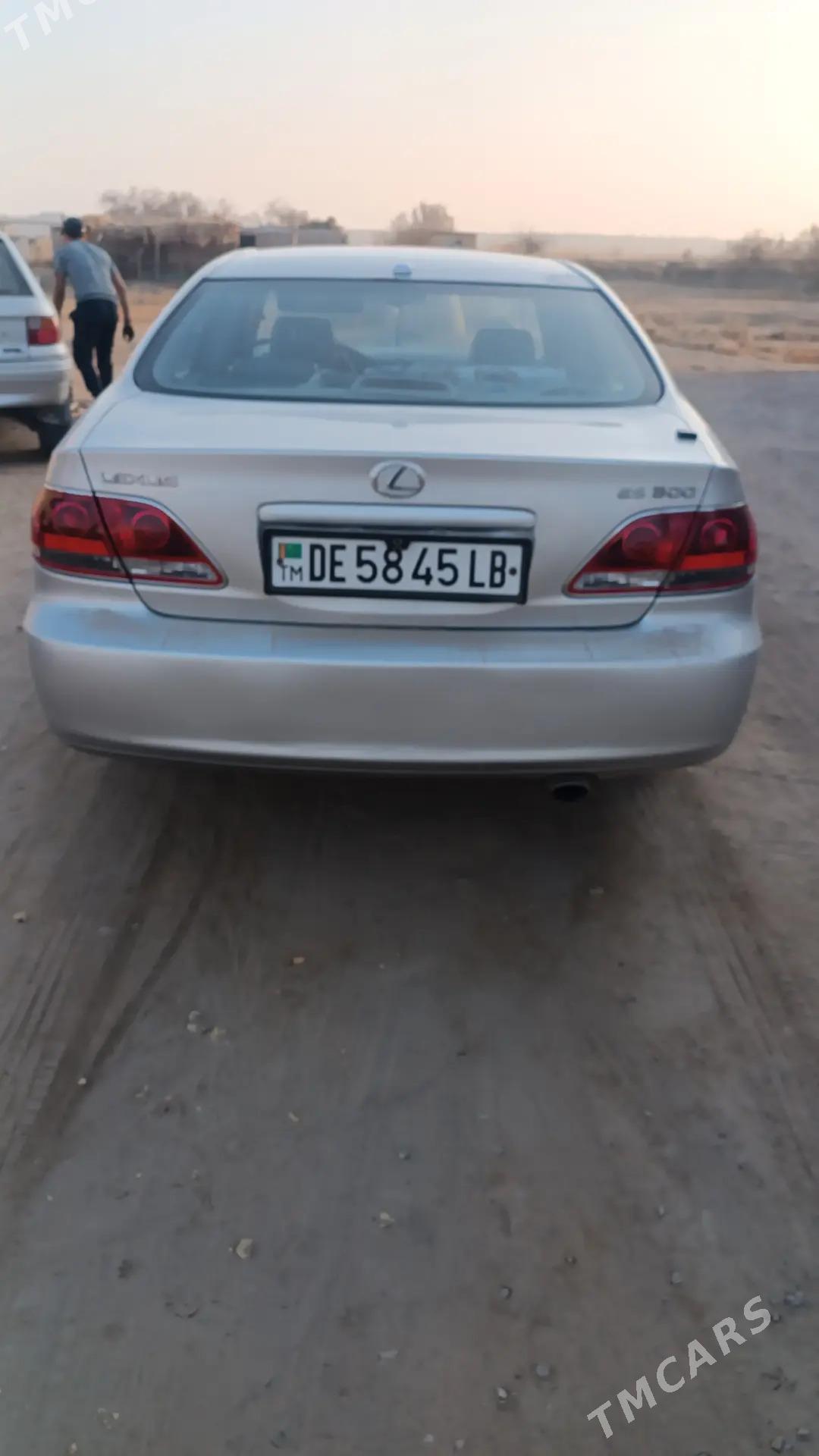 Lexus ES 300 2002 - 220 000 TMT - Darganata - img 1