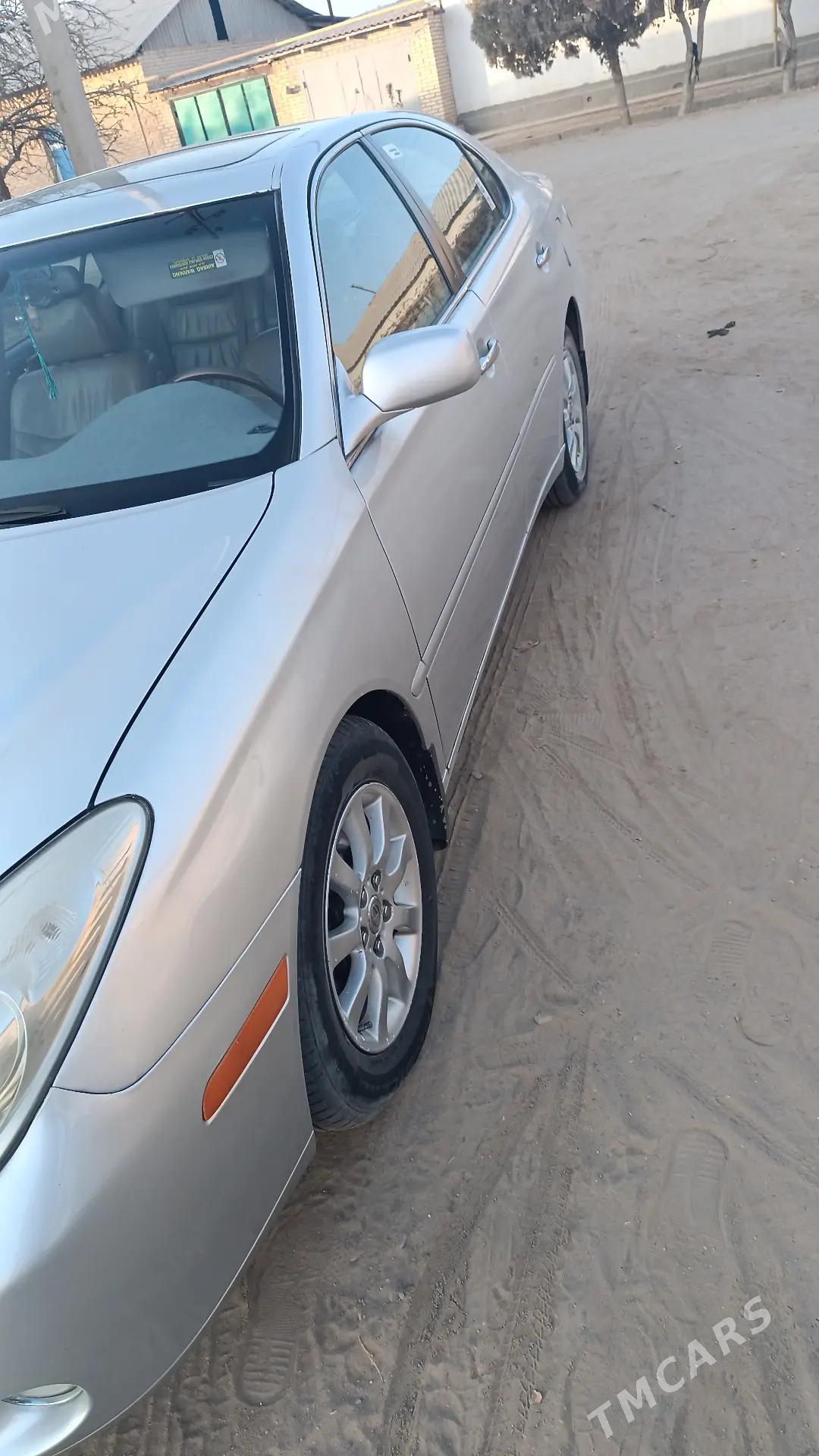 Lexus ES 300 2002 - 220 000 TMT - Darganata - img 3