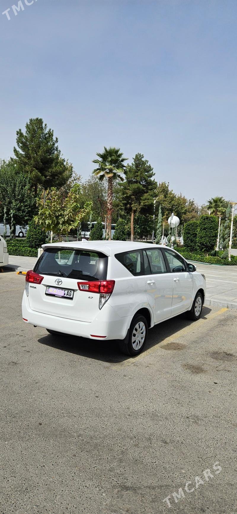 Toyota Innova 2020 - 270 000 TMT - Ашхабад - img 4