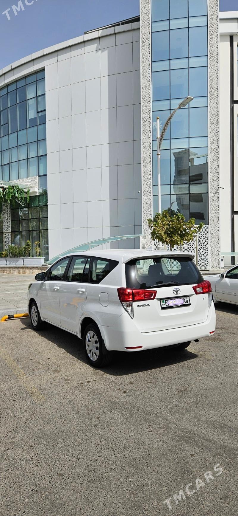 Toyota Innova 2020 - 270 000 TMT - Ашхабад - img 5