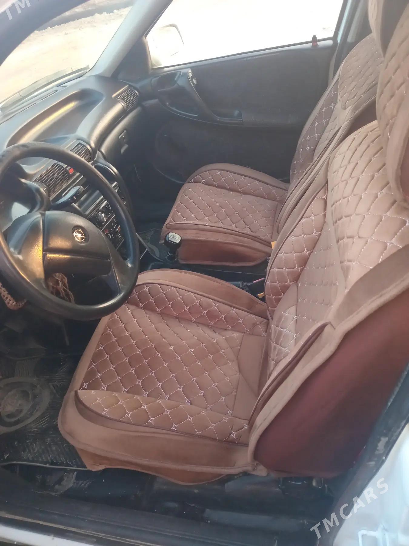 Opel Astra 1993 - 38 000 TMT - Гурбансолтан Едже - img 7