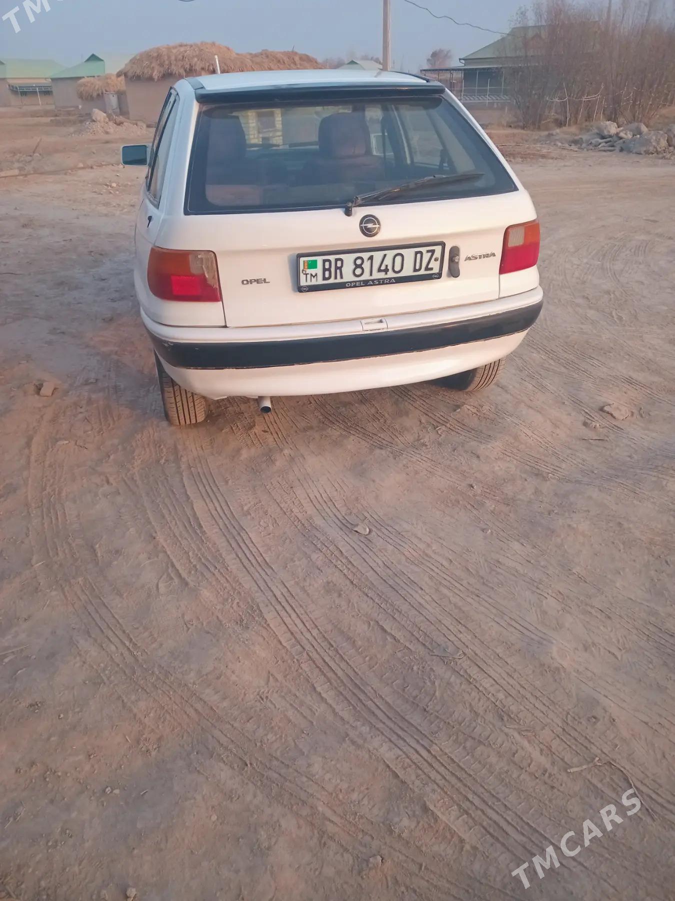 Opel Astra 1993 - 38 000 TMT - Гурбансолтан Едже - img 3
