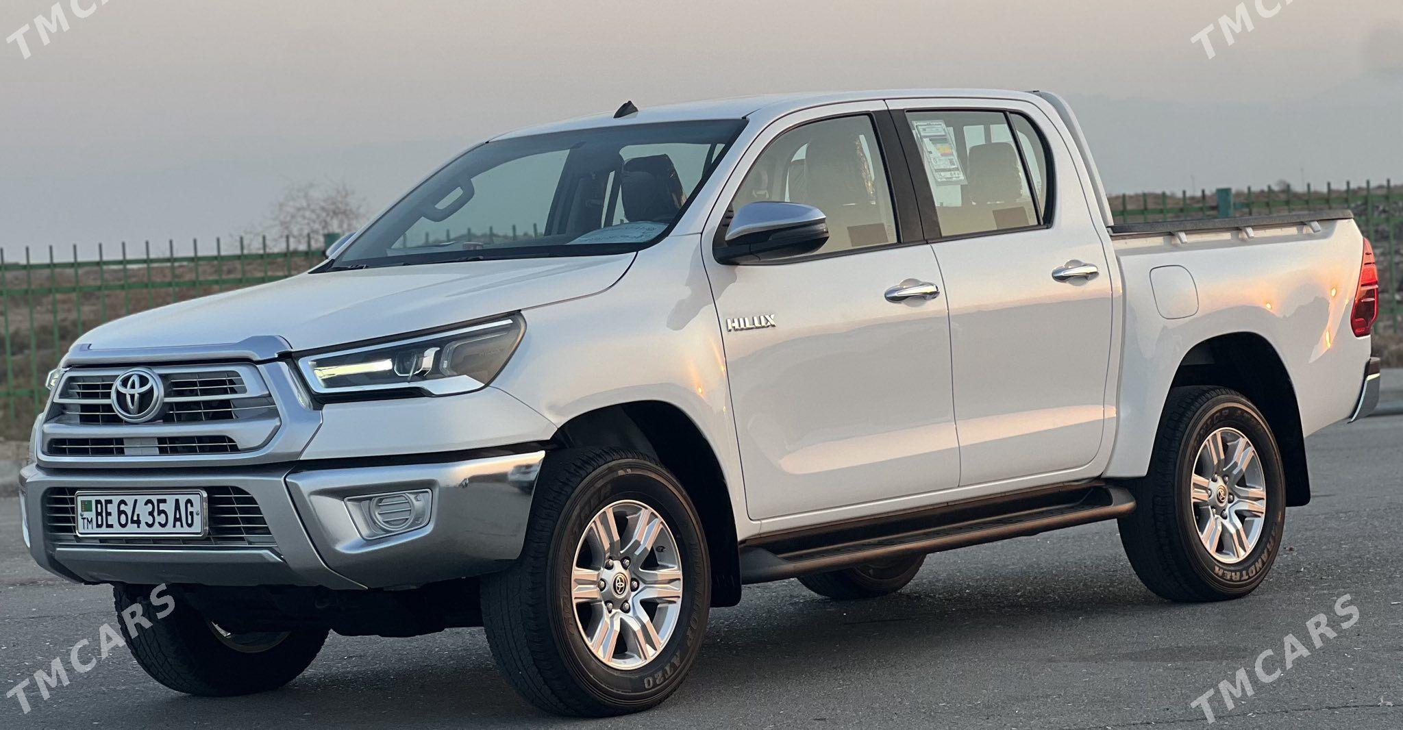 Toyota Hilux 2022 - 550 000 TMT - Ашхабад - img 2