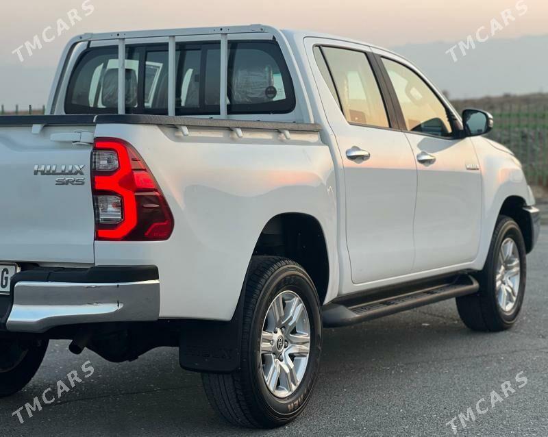 Toyota Hilux 2022 - 550 000 TMT - Ашхабад - img 9