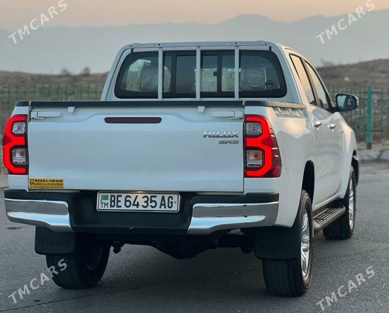 Toyota Hilux 2022 - 550 000 TMT - Ашхабад - img 10
