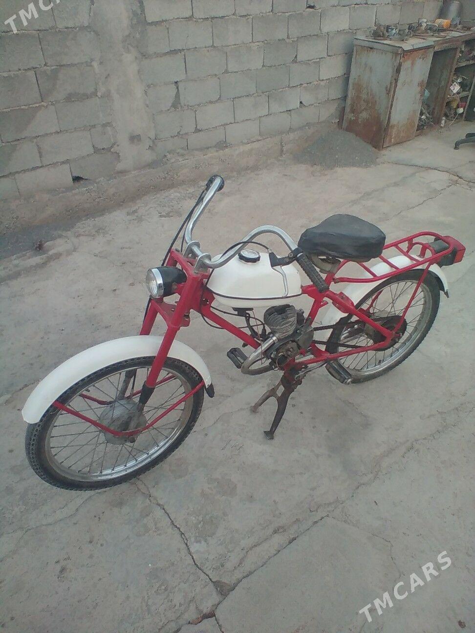 Ural 4320 1990 - 3 000 TMT - Бузмеин - img 1