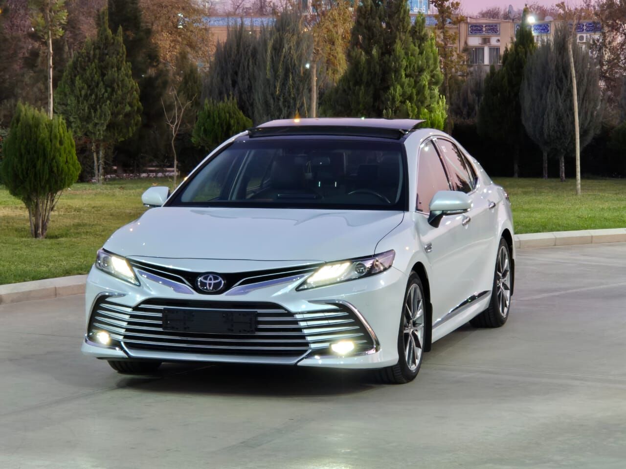 Toyota Camry 2022 - 640 000 TMT - Aşgabat - img 2