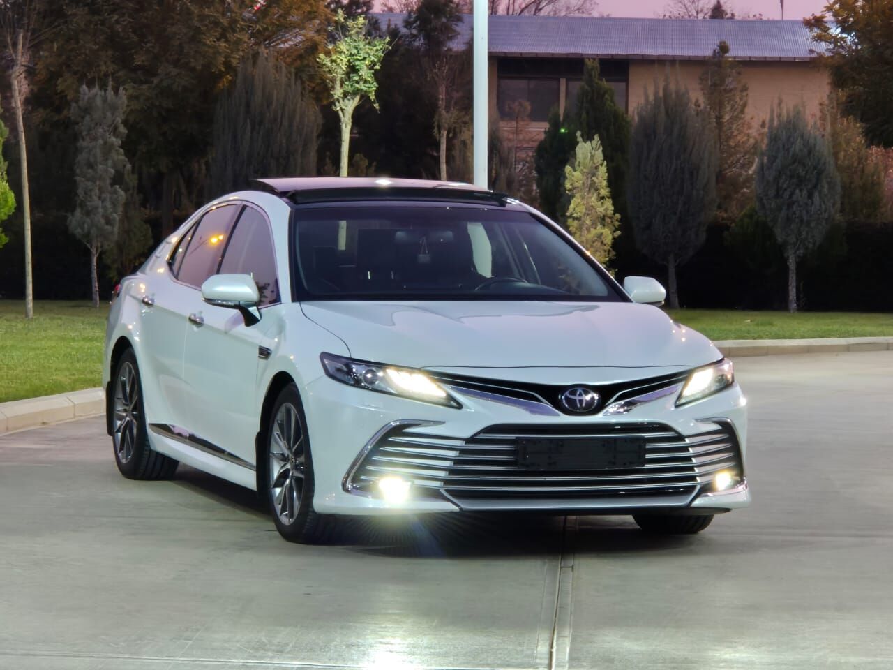 Toyota Camry 2022 - 640 000 TMT - Aşgabat - img 3