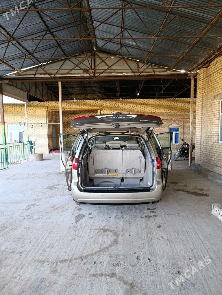Toyota Sienna 2006 - 260 000 TMT - Каракумский этрап - img 3