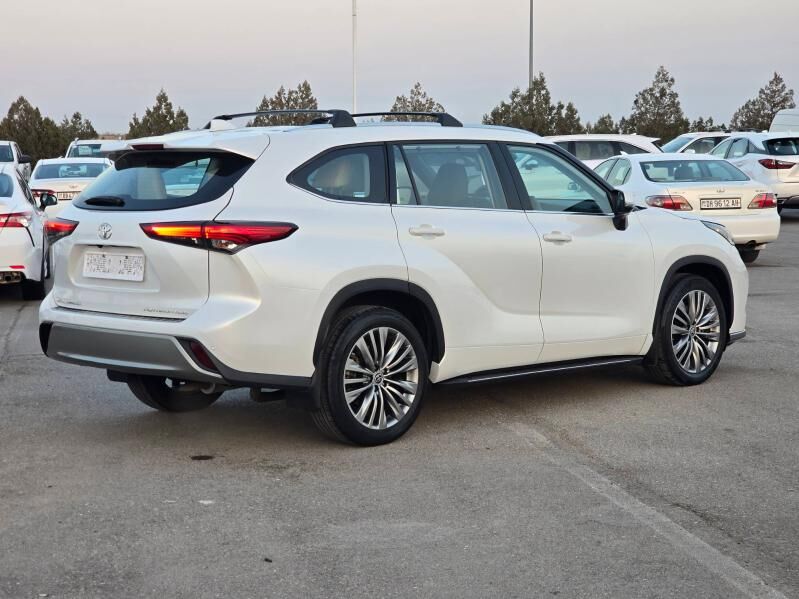 Toyota Highlander 2022 - 710 000 TMT - Aşgabat - img 9