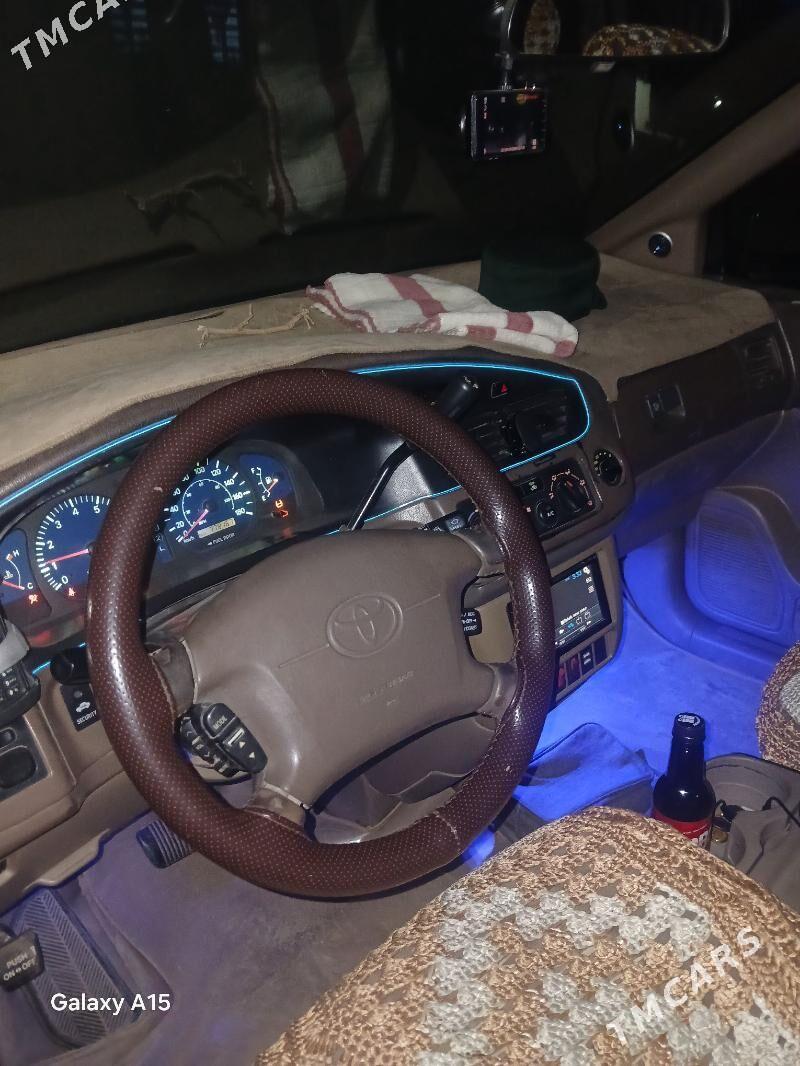 Toyota Sienna 2001 - 160 000 TMT - Мары - img 3