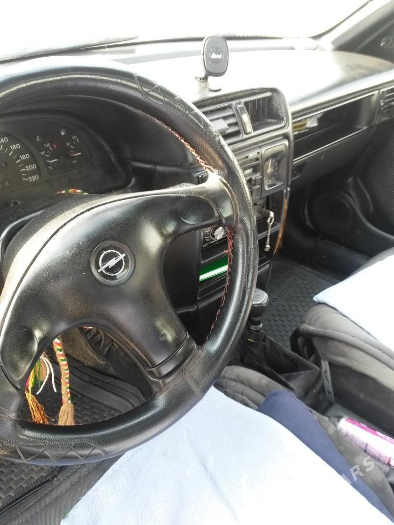 Opel Vectra 1994 - 35 000 TMT - Türkmenbaşy - img 4