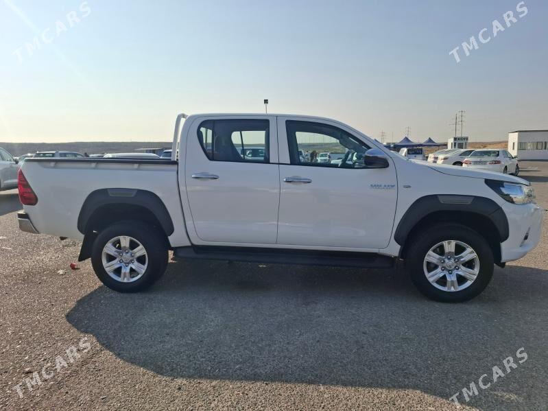 Toyota Hilux 2022 - 500 000 TMT - Aşgabat - img 2