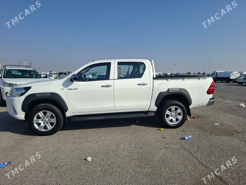 Toyota Hilux 2022 - 500 000 TMT - Aşgabat - img 4