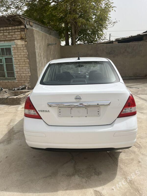Nissan Versa 2010 - 100 000 TMT - Baýramaly - img 2