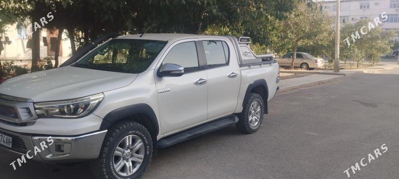 Toyota Hilux 2016 - 410 000 TMT - Büzmeýin - img 3