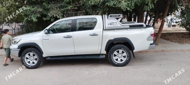 Toyota Hilux 2016 - 410 000 TMT - Büzmeýin - img 4