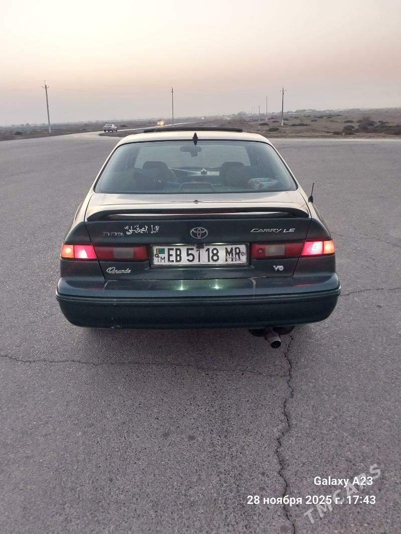 Toyota Camry 1997 - 130 000 TMT - Байрамали - img 3