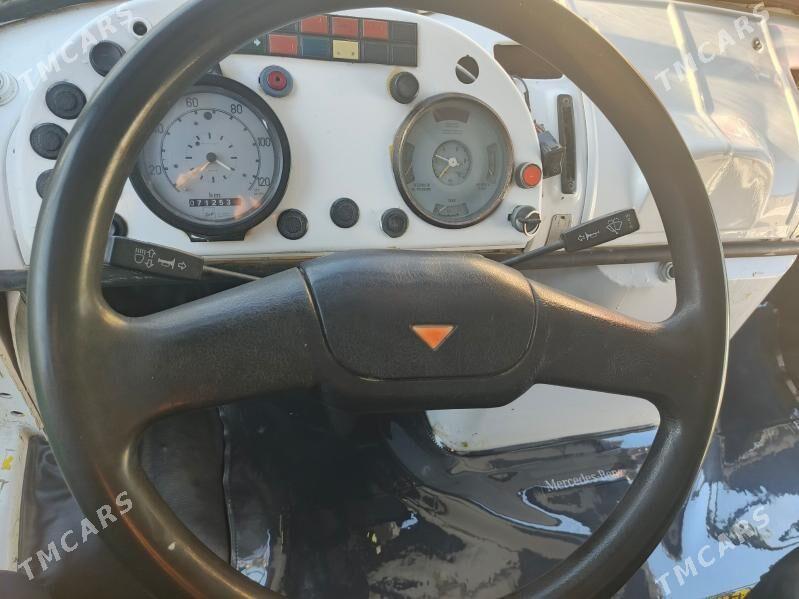 Mercedes-Benz ACTROS 3331 1989 - 160 000 TMT - Balkanabat - img 2