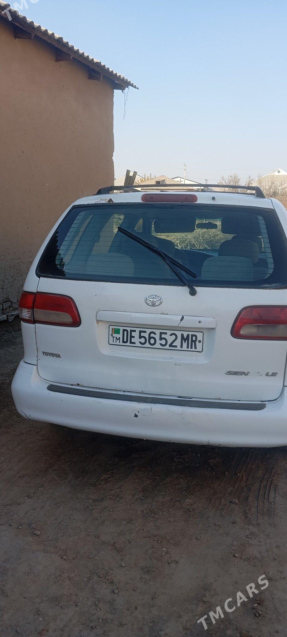 Toyota Sienna 2002 - 135 000 TMT - Mary - img 4