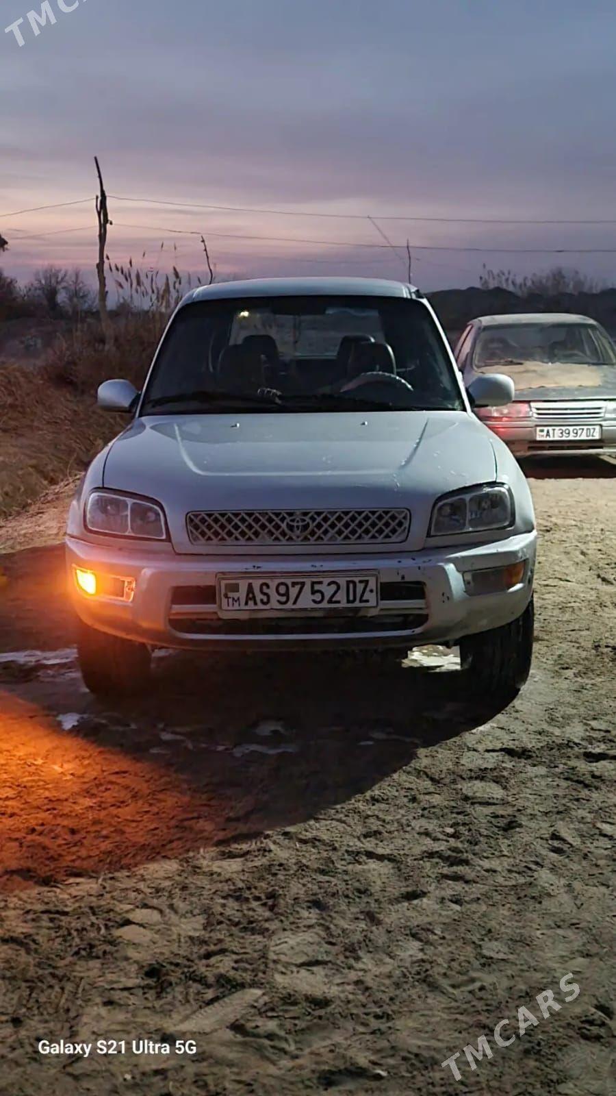 Toyota RAV4 2000 - 100 000 TMT - Акдепе - img 3