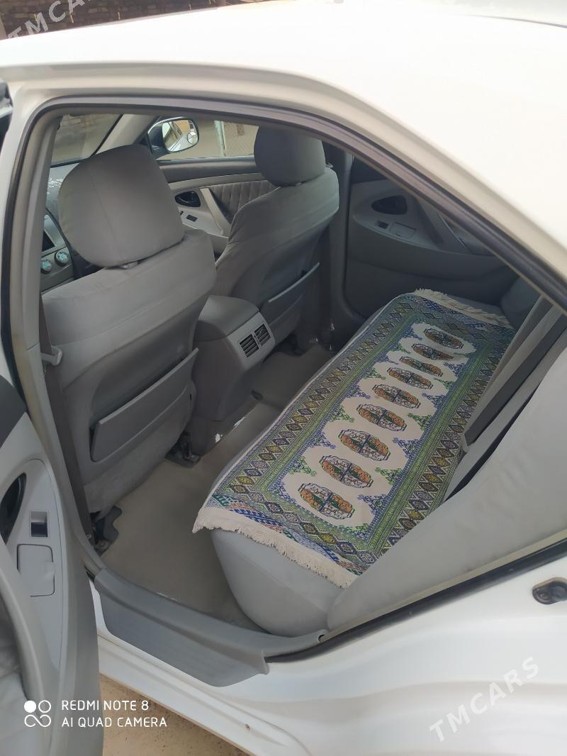 Toyota Camry 2010 - 145 000 TMT - Теджен - img 7