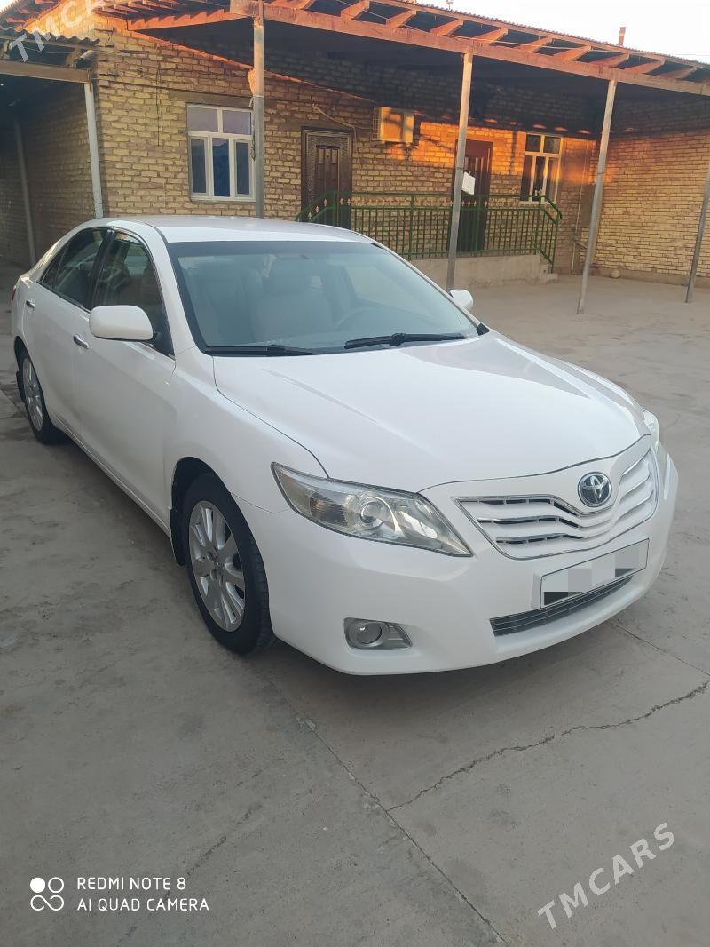Toyota Camry 2010 - 145 000 TMT - Теджен - img 2