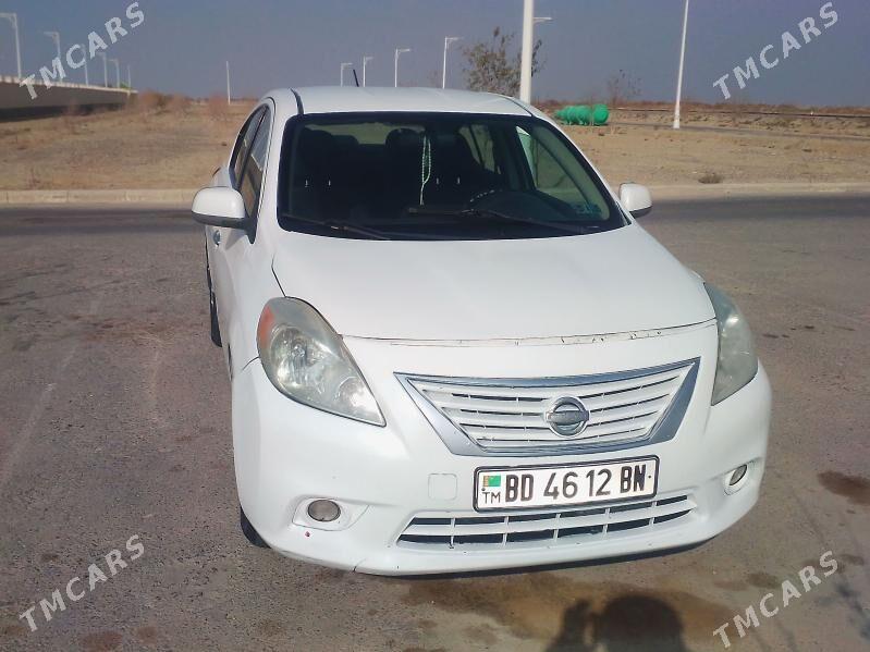 Nissan Versa 2012 - 90 000 TMT - Гызыларбат - img 3
