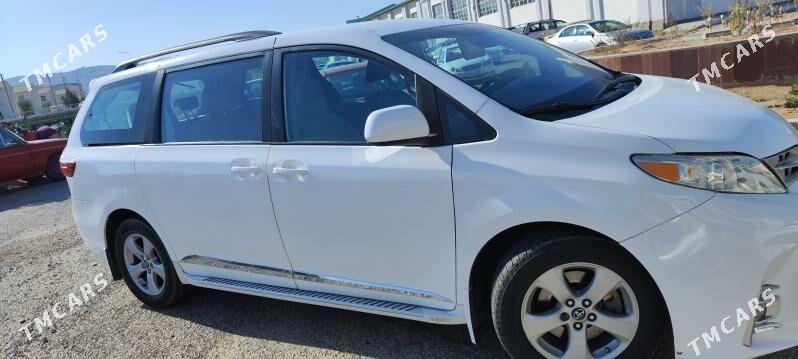 Toyota Sienna 2019 - 350 000 TMT - Гызыларбат - img 2
