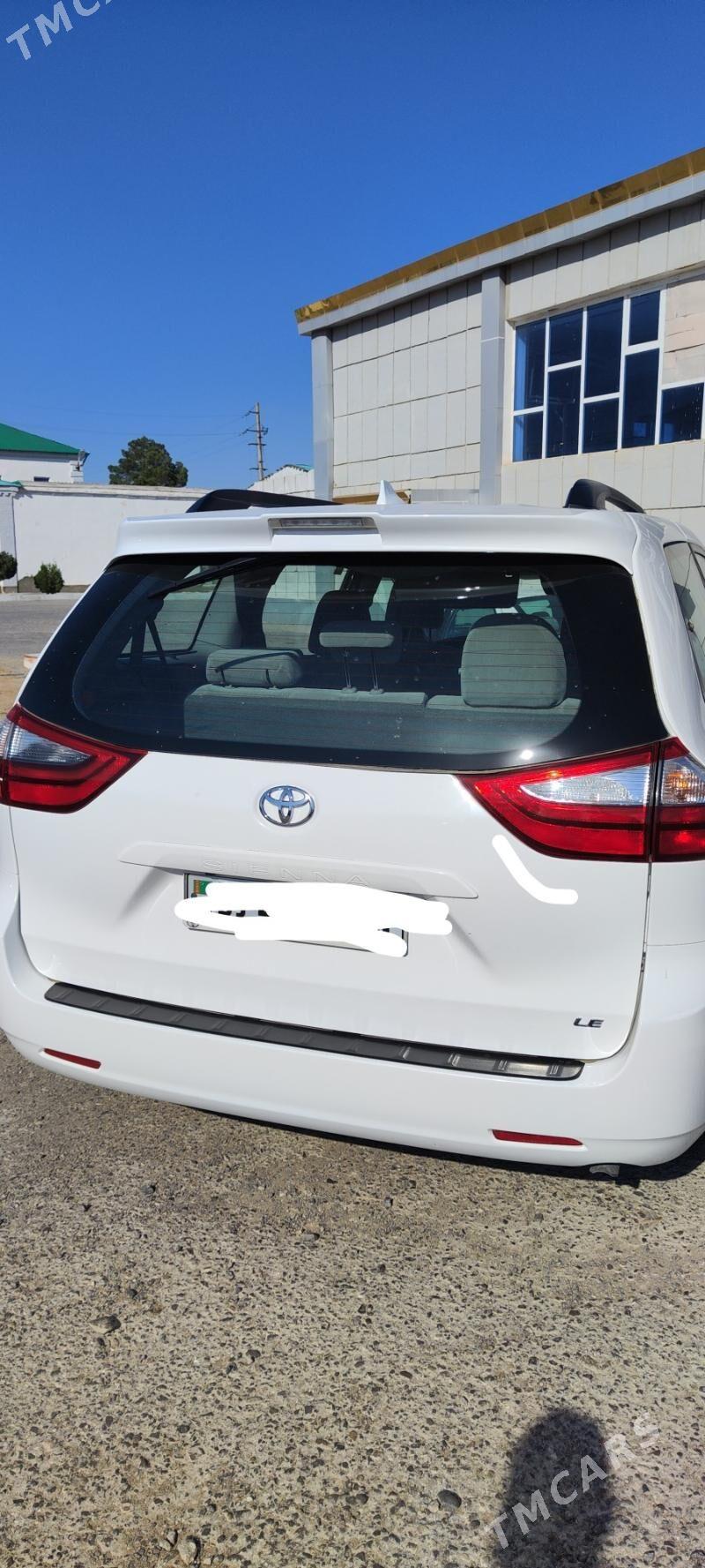 Toyota Sienna 2019 - 350 000 TMT - Гызыларбат - img 3